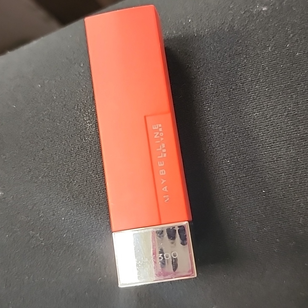 Maybelline red lipstick